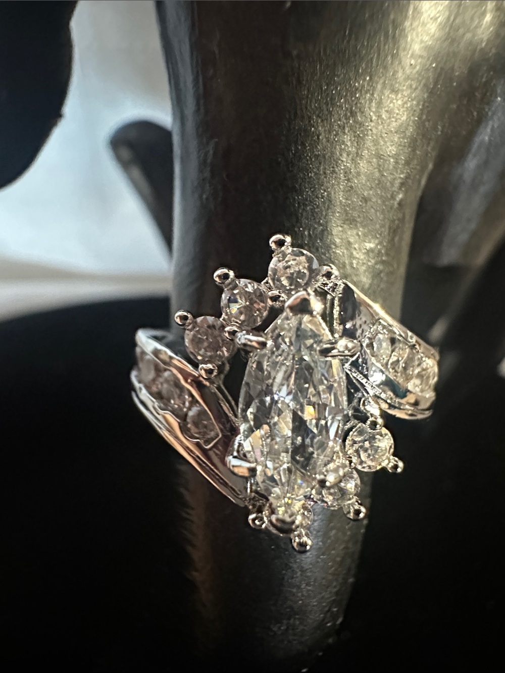BEAUTIFUL SILVER CZ RING